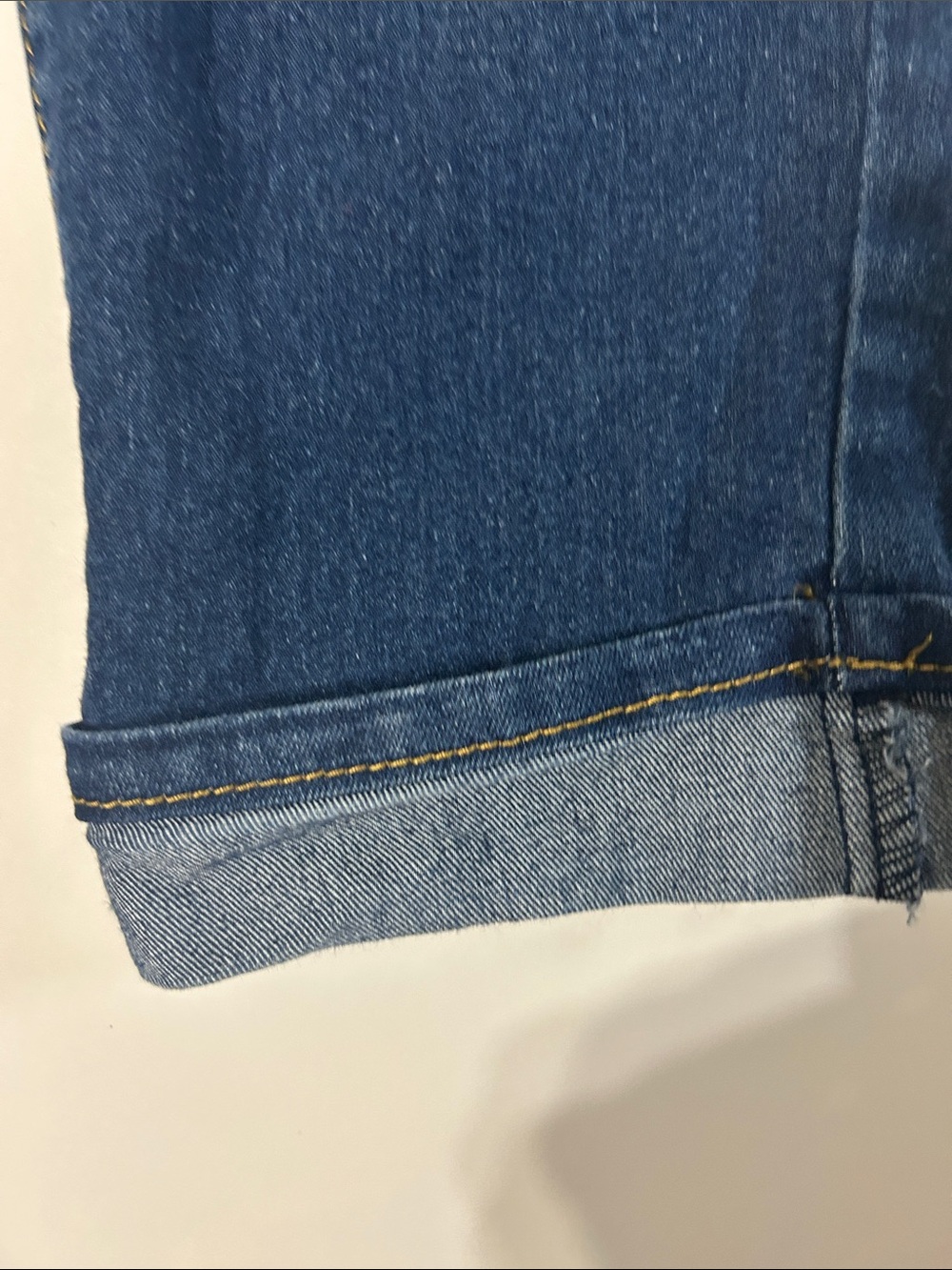 High-Rise Dark Blue Cropped Jeans with Quilted Waist Detail - Picture 6 of 9